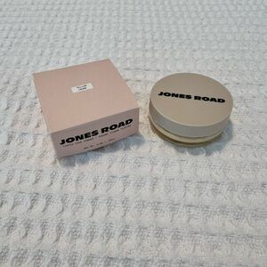 Jones Road Tinted Face Powder Full Size (6.5 g / 0.22 oz) NIB - Shade is Yellow